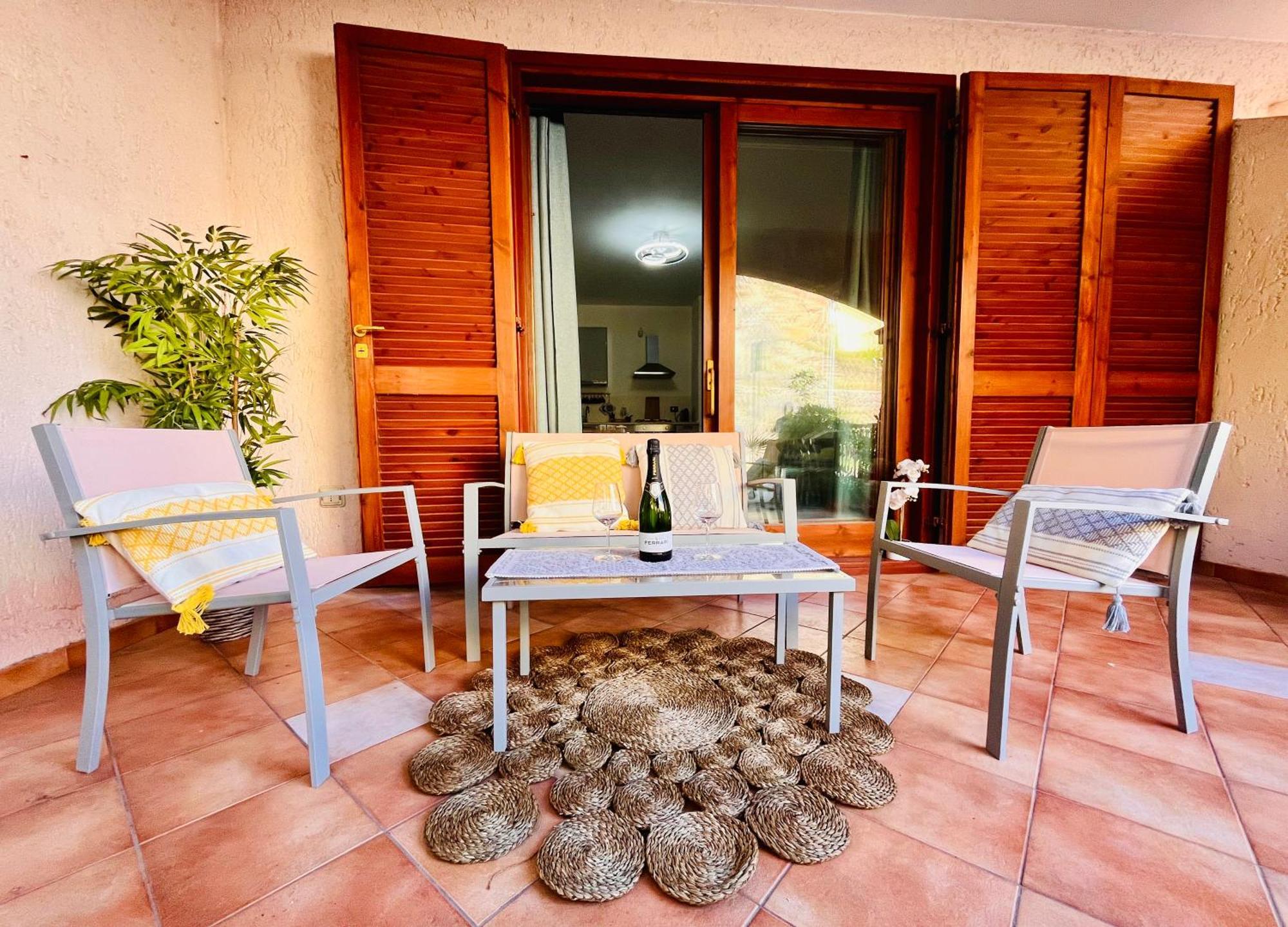 Shardana 3 - Relax A Due Passi Dalla Spiaggia Castelsardo Exterior foto